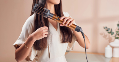 Как лучше выпрямить волосы: утюжком или стайлером Dyson?